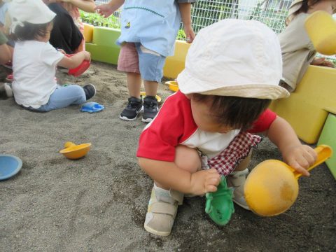 こあら組　山越　砂場遊び