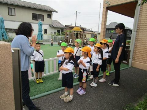 西消防署に散歩(きりん組)